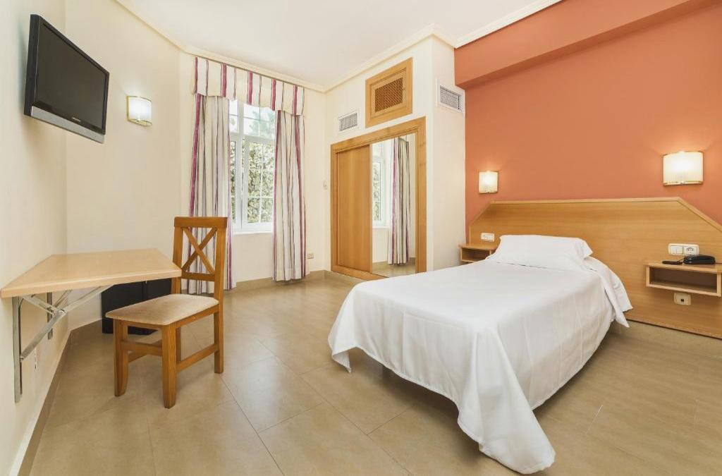 Hotel Globales Reina Cristina 4* - Tarifa Cádiz