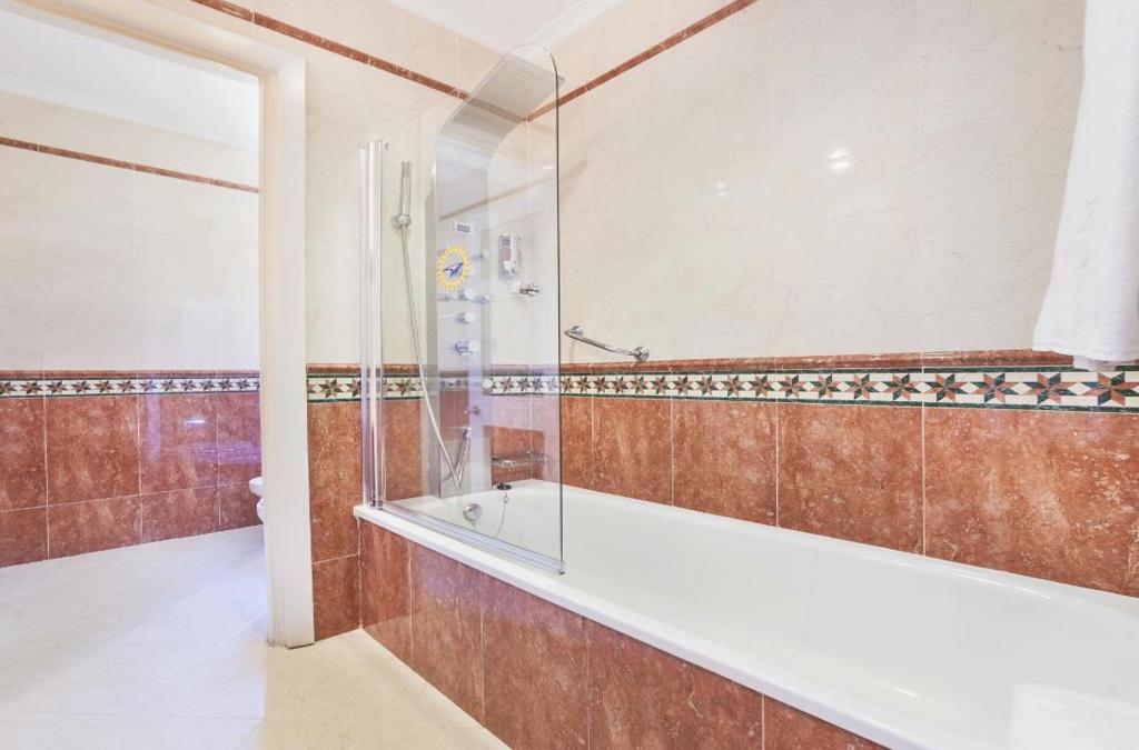 Hotel Globales Reina Cristina 4* - Tarifa Cádiz - Globales Reina Cristina