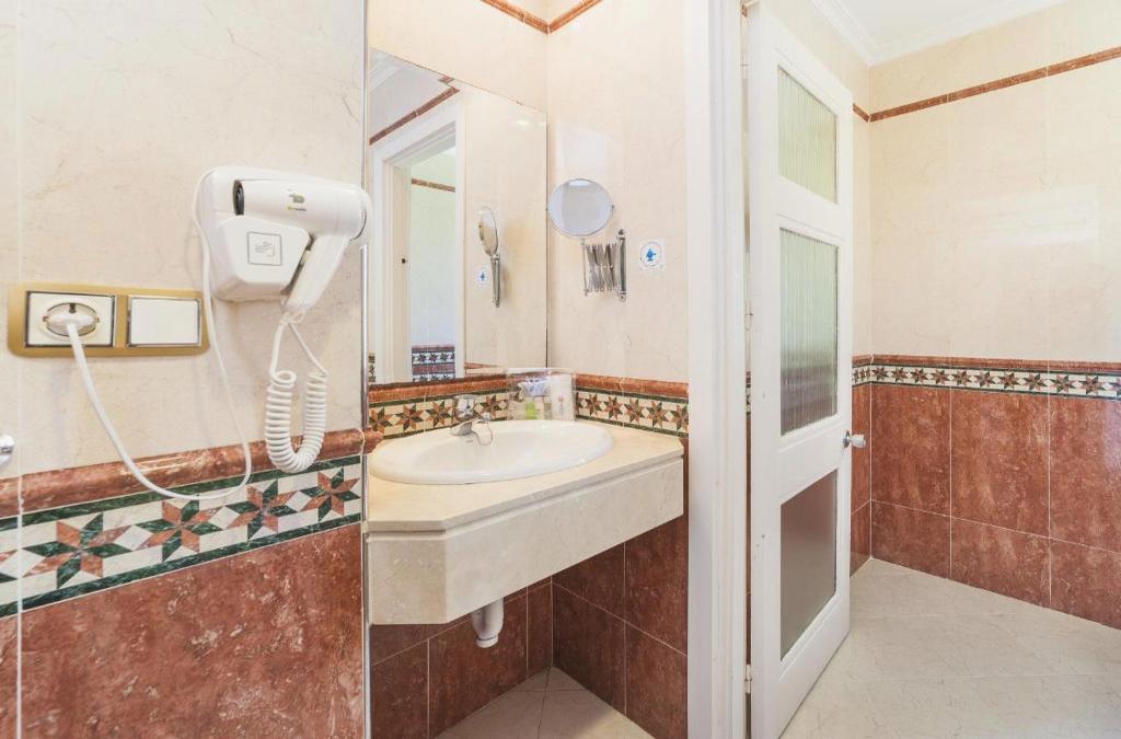 Hotel Globales Reina Cristina 4* - Tarifa Cádiz - Globales Reina Cristina