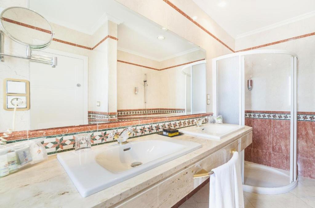 Hotel Globales Reina Cristina 4* - Tarifa Cádiz - Globales Reina Cristina