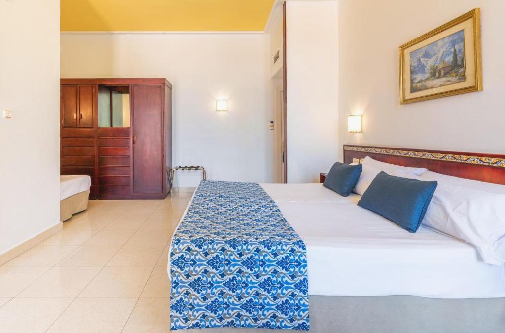 Hotel Globales Reina Cristina 4* - Tarifa Cádiz - Globales Reina Cristina