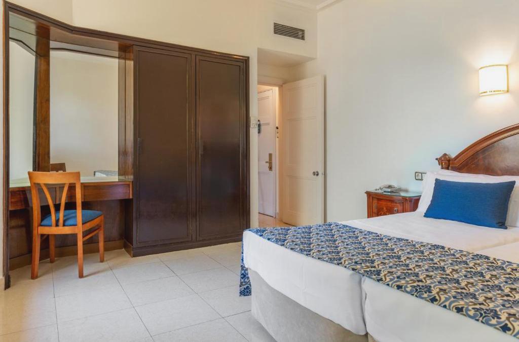 Hotel Globales Reina Cristina 4* - Tarifa Cádiz - Globales Reina Cristina