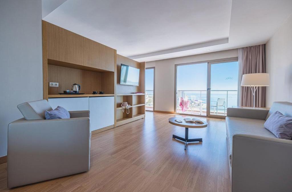 Benalmádena: stay at a 4-star hotel