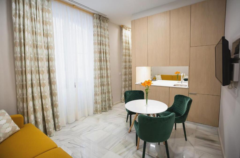 Apartamentos Plazuela del Carbón Suites - Cadiz South of Spain