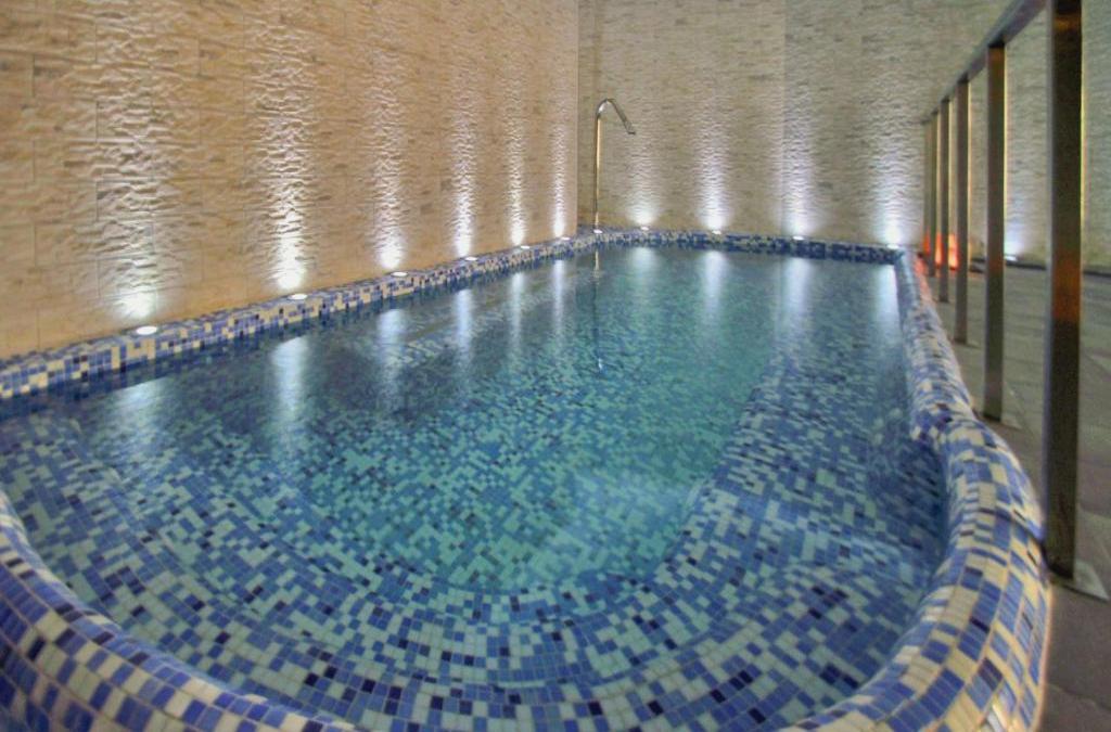 Relaxe com estilo perto de Granada: spa, jardins e cultura - Hotel Granada Palace