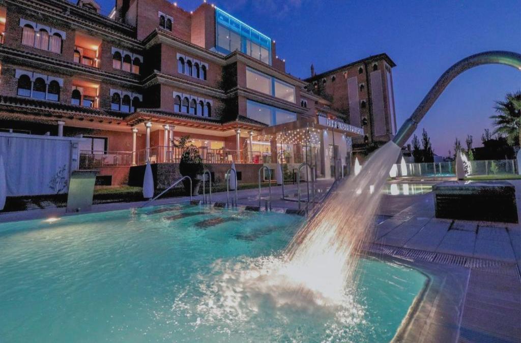 Relaxe com estilo perto de Granada: spa, jardins e cultura - Hotel Granada Palace