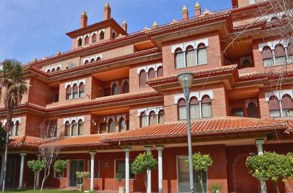Relaxe com estilo perto de Granada: spa, jardins e cultura - Hotel Granada Palace