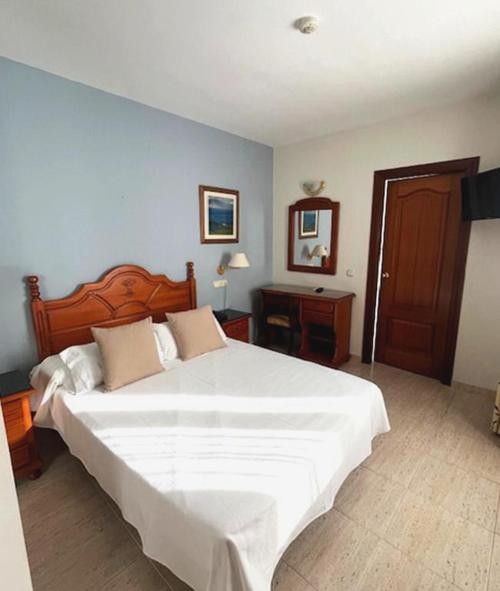 Budget-friendly sun in Estepona - Hotel Piedra Paloma
