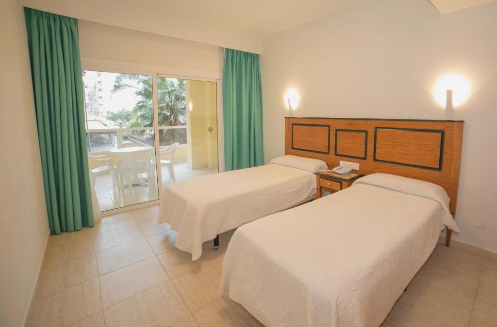 Seaside stay in Fuengirola - Hotel Apartamentos Pyr Fuengirola