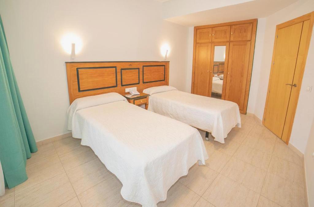 Seaside stay in Fuengirola - Hotel Apartamentos Pyr Fuengirola