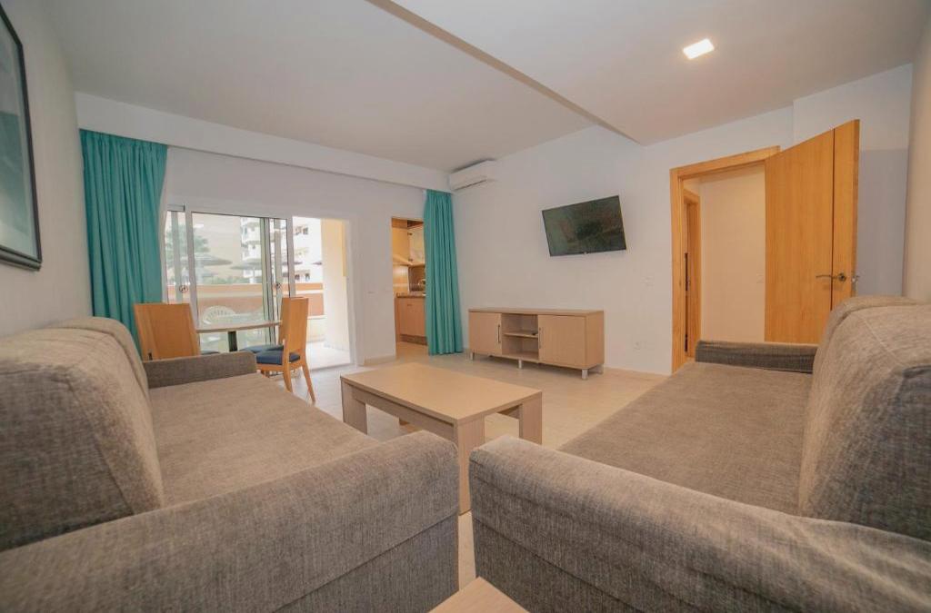 Seaside stay in Fuengirola - Hotel Apartamentos Pyr Fuengirola