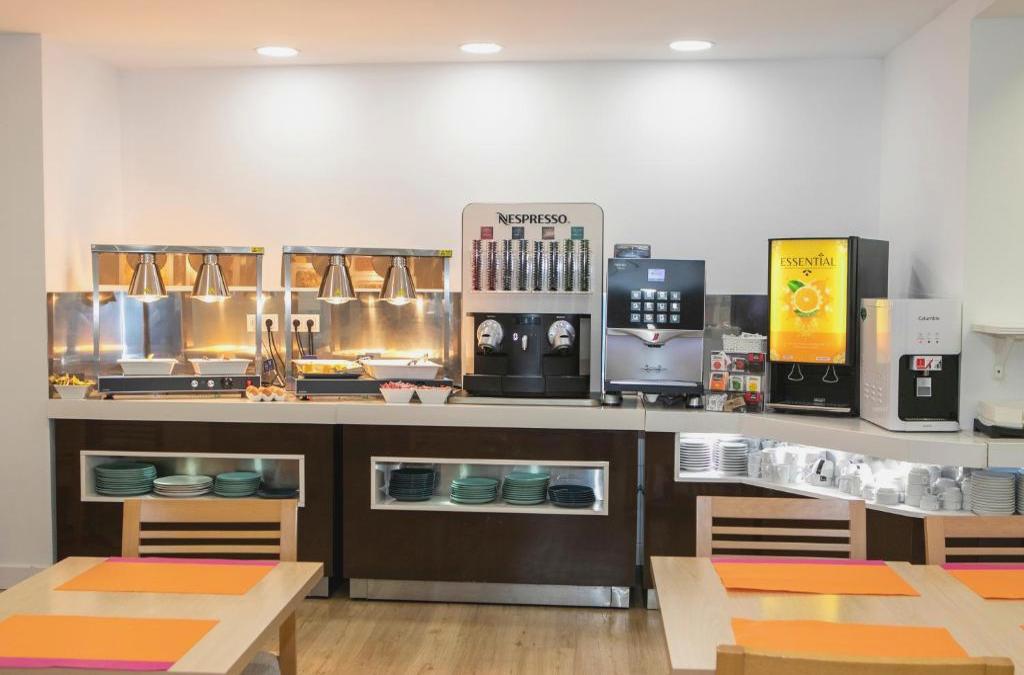 Seaside stay in Fuengirola - Hotel Apartamentos Pyr Fuengirola