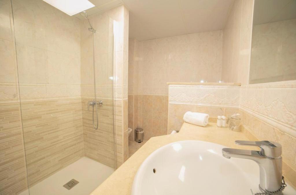 Seaside stay in Fuengirola - Hotel Apartamentos Pyr Fuengirola