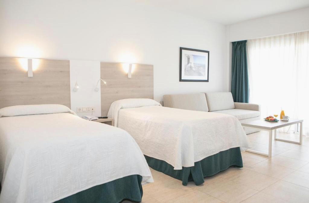Seaside stay in Fuengirola - Hotel Apartamentos Pyr Fuengirola