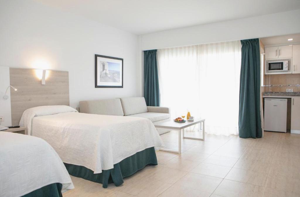 Seaside stay in Fuengirola - Hotel Apartamentos Pyr Fuengirola