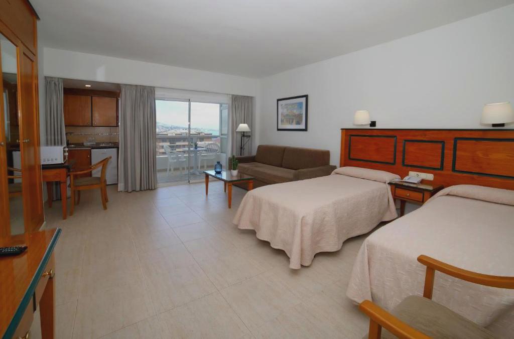 Seaside stay in Fuengirola - Hotel Apartamentos Pyr Fuengirola