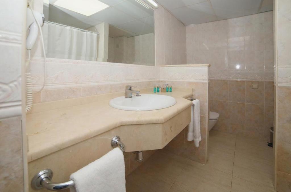 Seaside stay in Fuengirola - Hotel Apartamentos Pyr Fuengirola