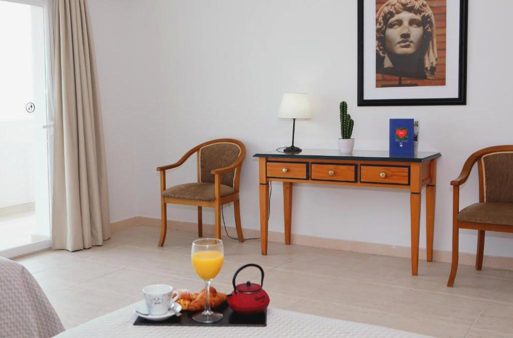 Seaside stay in Fuengirola - Hotel Apartamentos Pyr Fuengirola