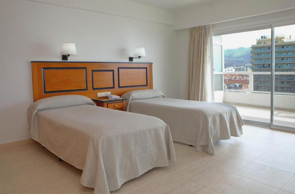 Seaside stay in Fuengirola - Hotel Apartamentos Pyr Fuengirola