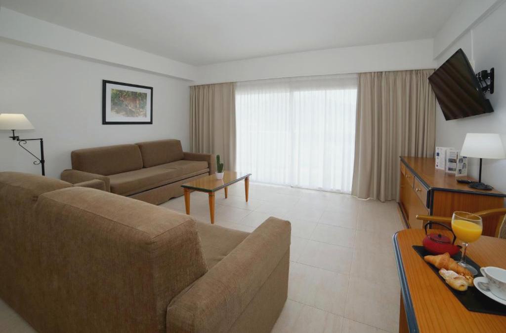 Seaside stay in Fuengirola - Hotel Apartamentos Pyr Fuengirola
