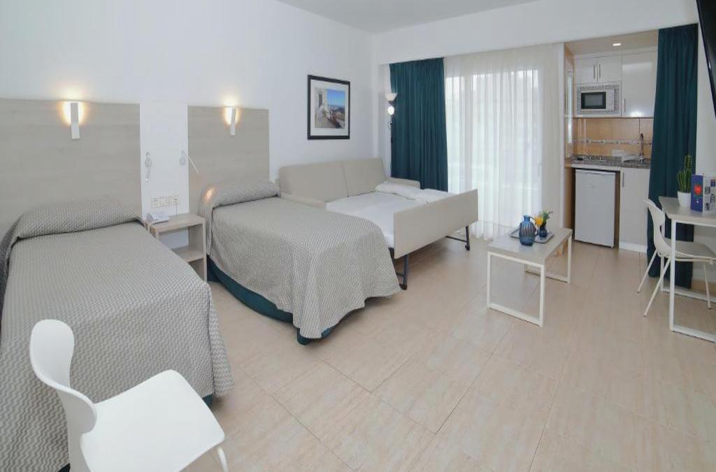 Seaside stay in Fuengirola - Hotel Apartamentos Pyr Fuengirola