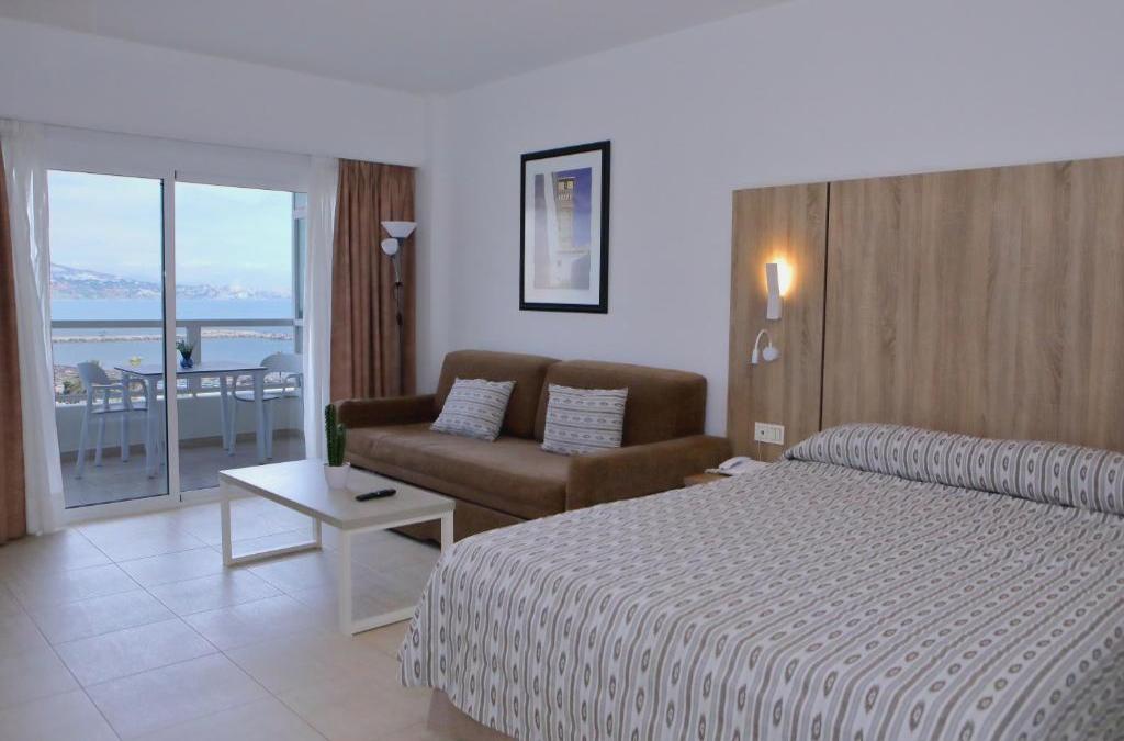 Seaside stay in Fuengirola - Hotel Apartamentos Pyr Fuengirola