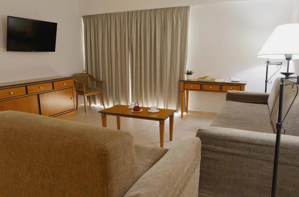 Seaside stay in Fuengirola - Hotel Apartamentos Pyr Fuengirola