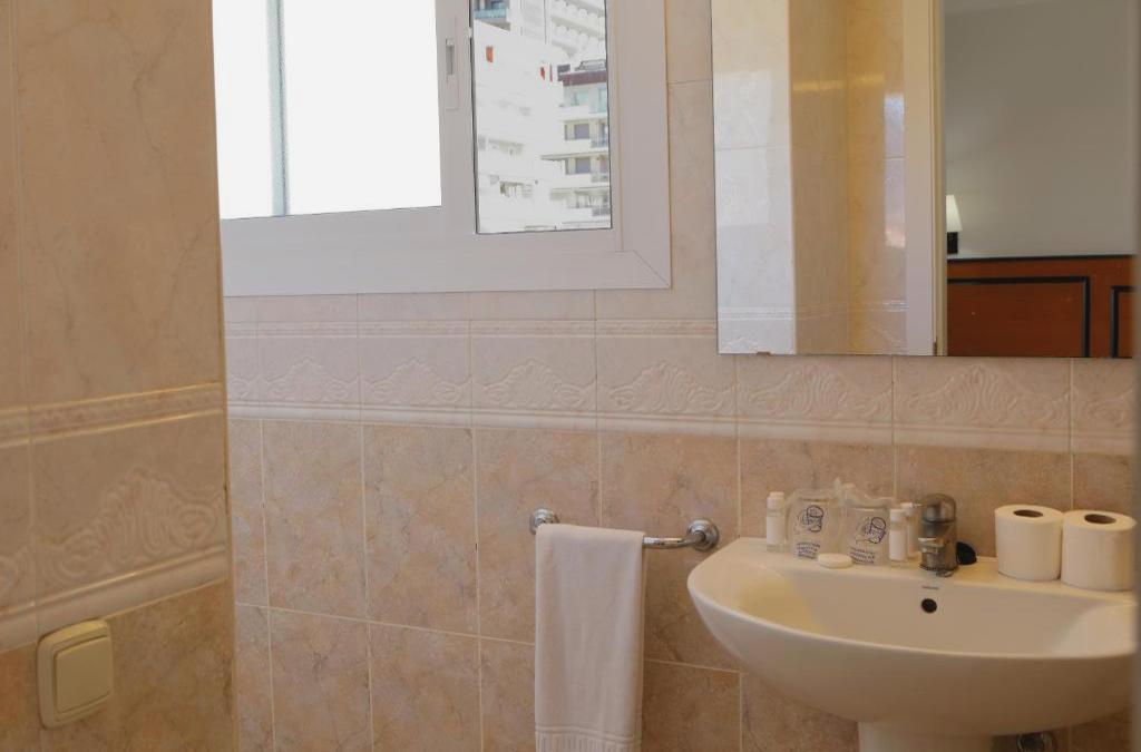 Seaside stay in Fuengirola - Hotel Apartamentos Pyr Fuengirola