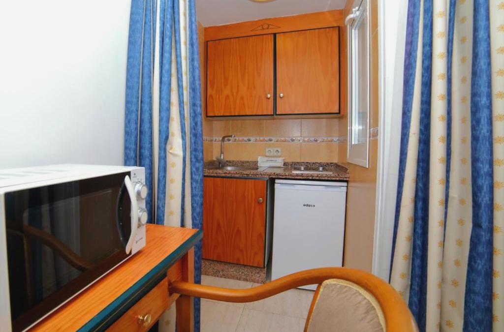 Seaside stay in Fuengirola - Hotel Apartamentos Pyr Fuengirola