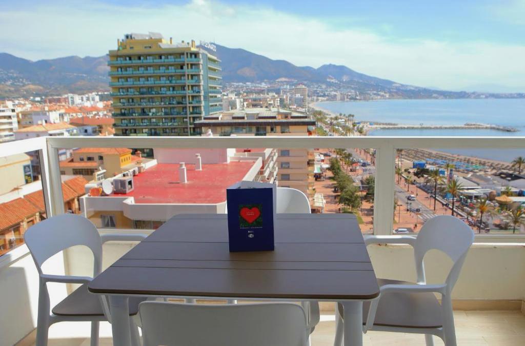 Seaside stay in Fuengirola - Hotel Apartamentos Pyr Fuengirola