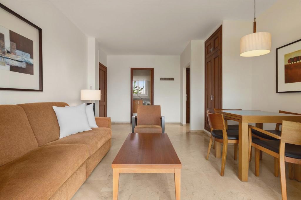 Ramada Hotel & Suites by Wyndham Costa del Sol