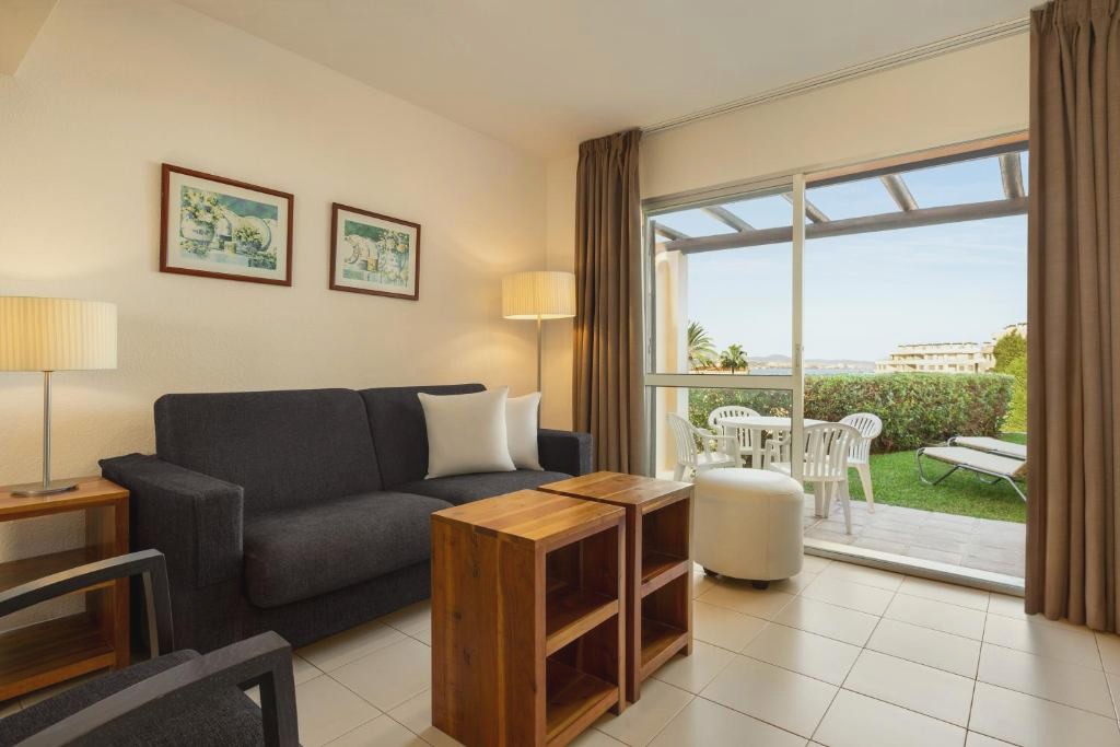 Ramada Hotel & Suites by Wyndham Costa del Sol