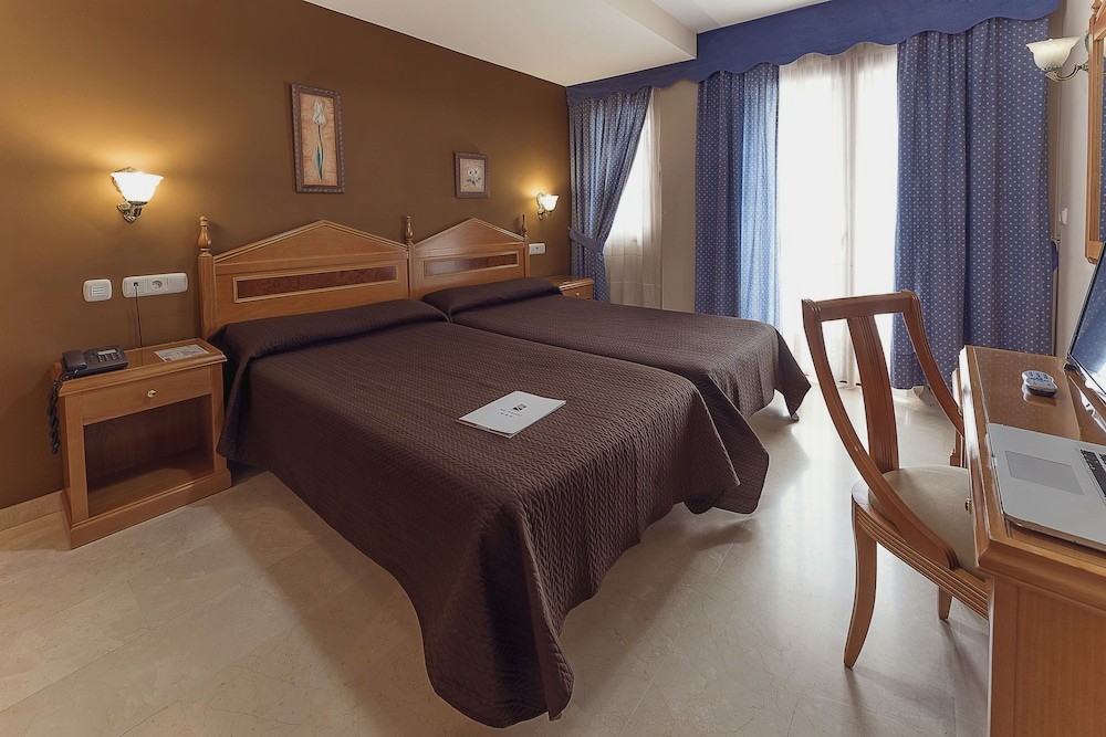 Hotel NS Albolut