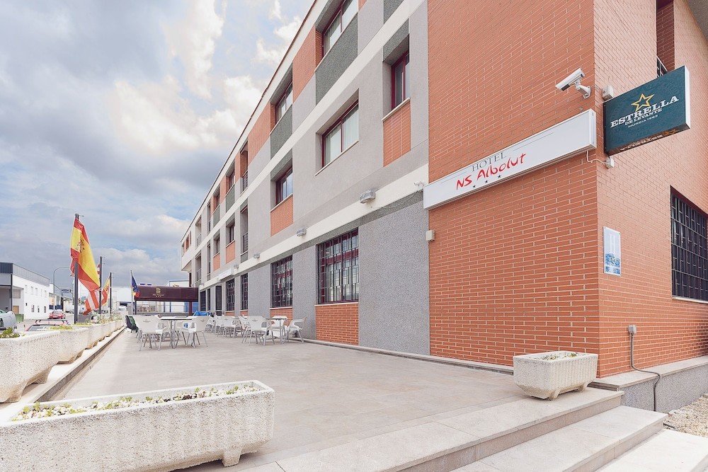 Hotel NS Albolut
