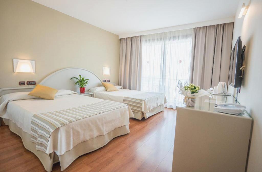 La Cala de Mijas: your perfect beach break on the sunny Costa del Sol
