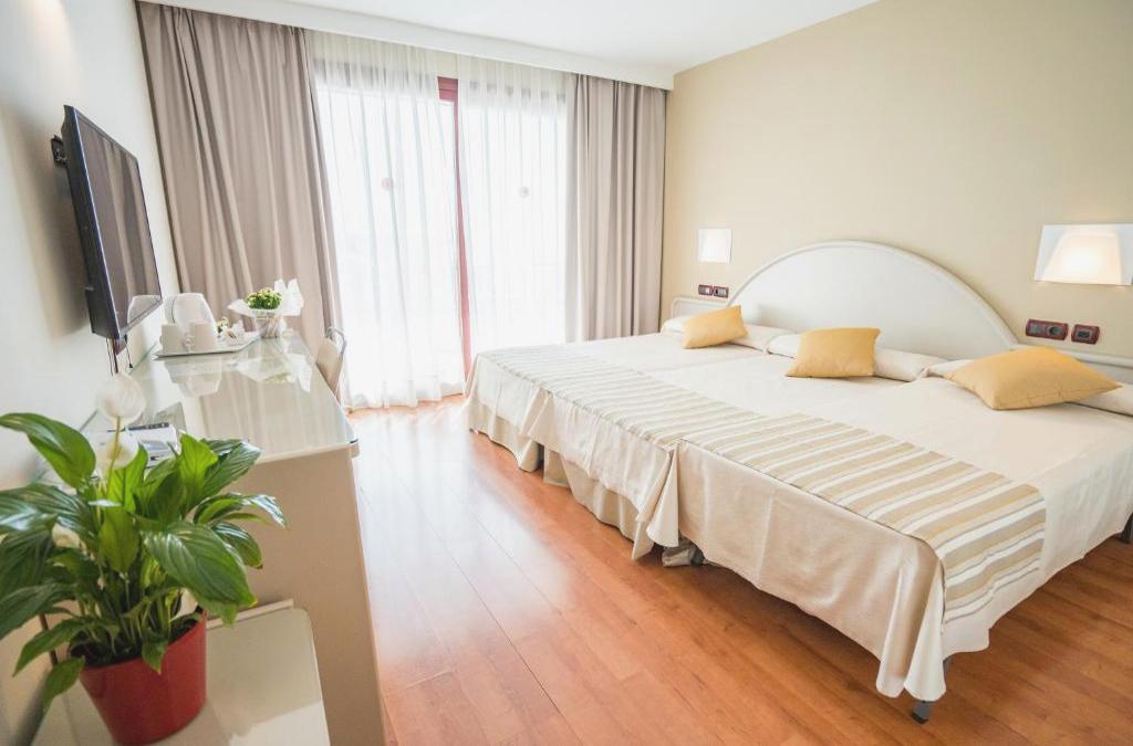 La Cala de Mijas: your perfect beach break on the sunny Costa del Sol