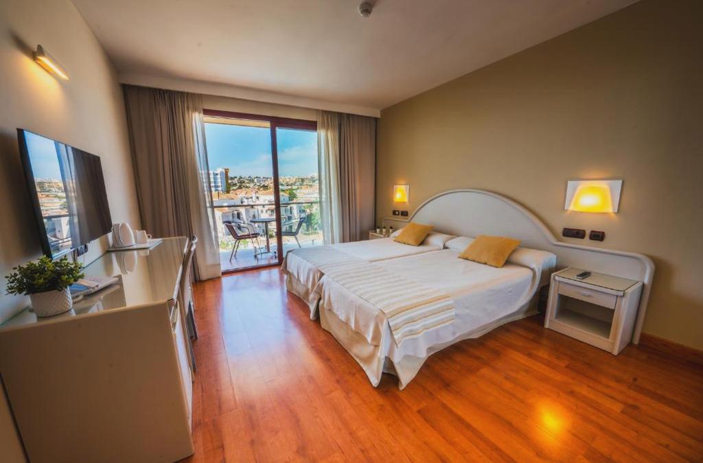 La Cala de Mijas: your perfect beach break on the sunny Costa del Sol - Gran Hotel Costa del Sol