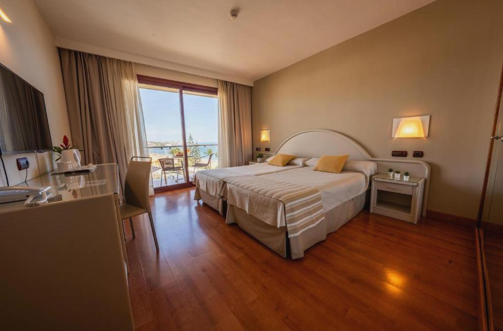 La Cala de Mijas: your perfect beach break on the sunny Costa del Sol - Gran Hotel Costa del Sol