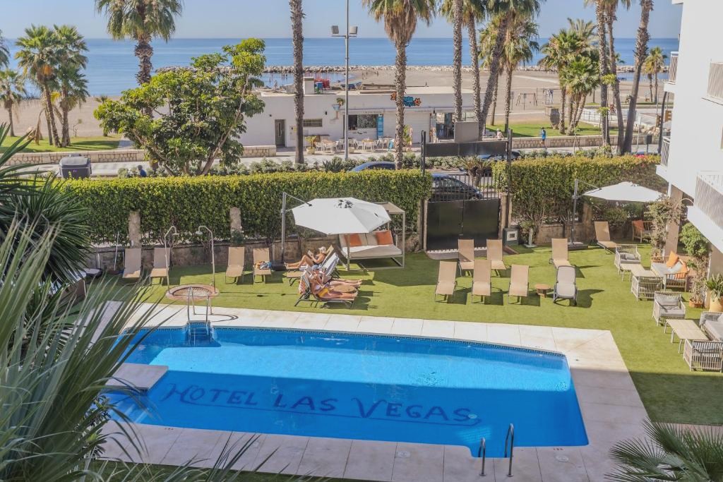 Discover the wonders of Malaga with this beachfront hotel