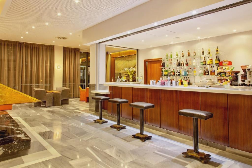 Discover the wonders of Malaga with this beachfront hotel - Soho Boutique Hotel Las Vegas