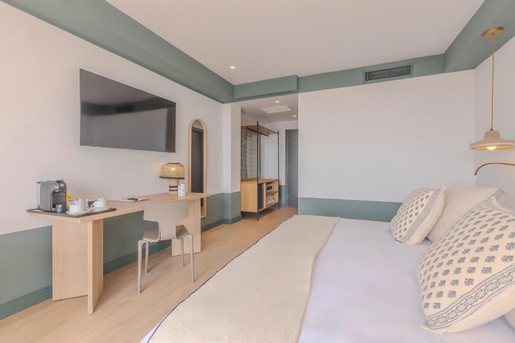 Discover the wonders of Malaga with this beachfront hotel - Soho Boutique Hotel Las Vegas