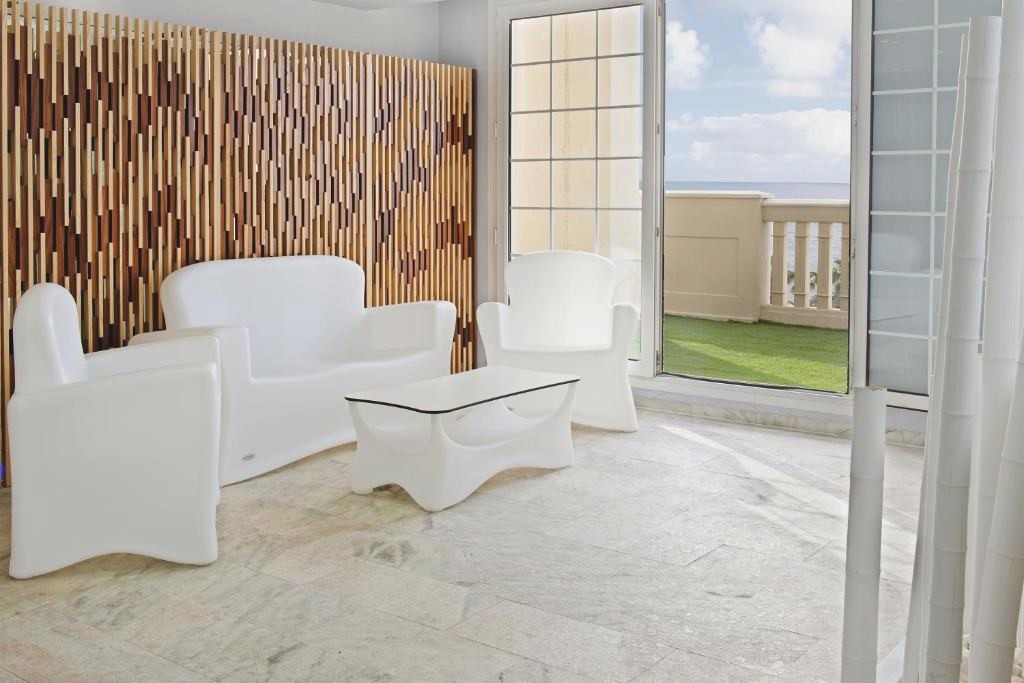 Elba Motril Beach & Business Hotel
