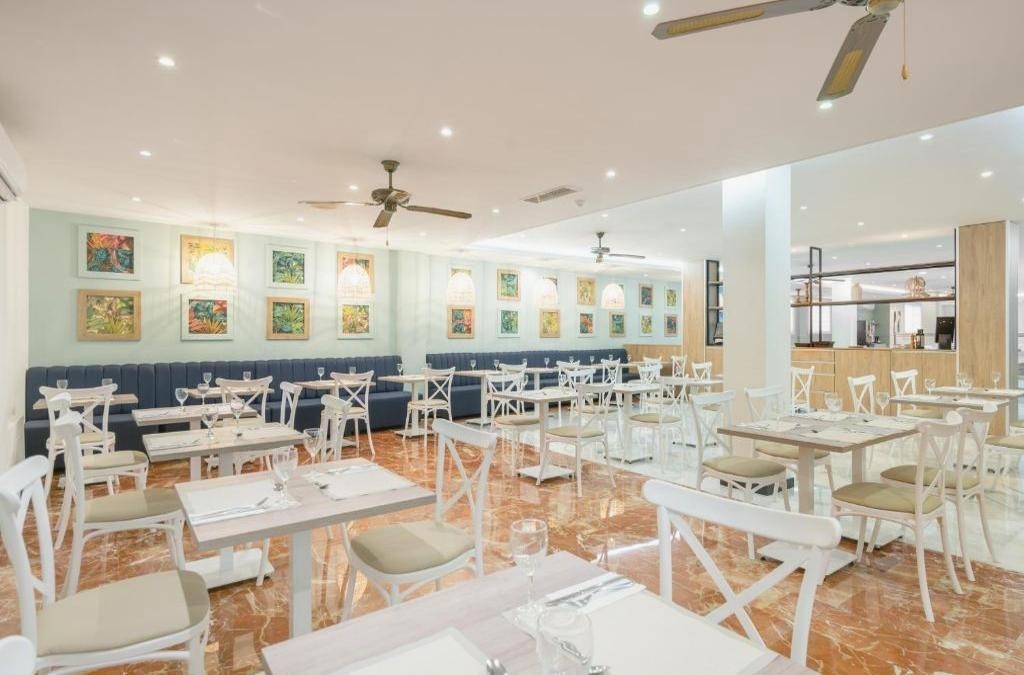 Costa del Sol erleben: Wellness und Meer in Nerja - Hotel Nerja Club by Dorobe