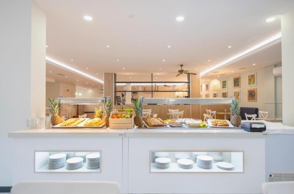 Costa del Sol erleben: Wellness und Meer in Nerja - Hotel Nerja Club by Dorobe