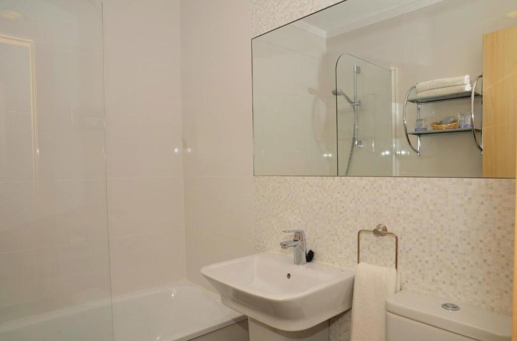 Costa del Sol erleben: Wellness und Meer in Nerja - Hotel Nerja Club by Dorobe
