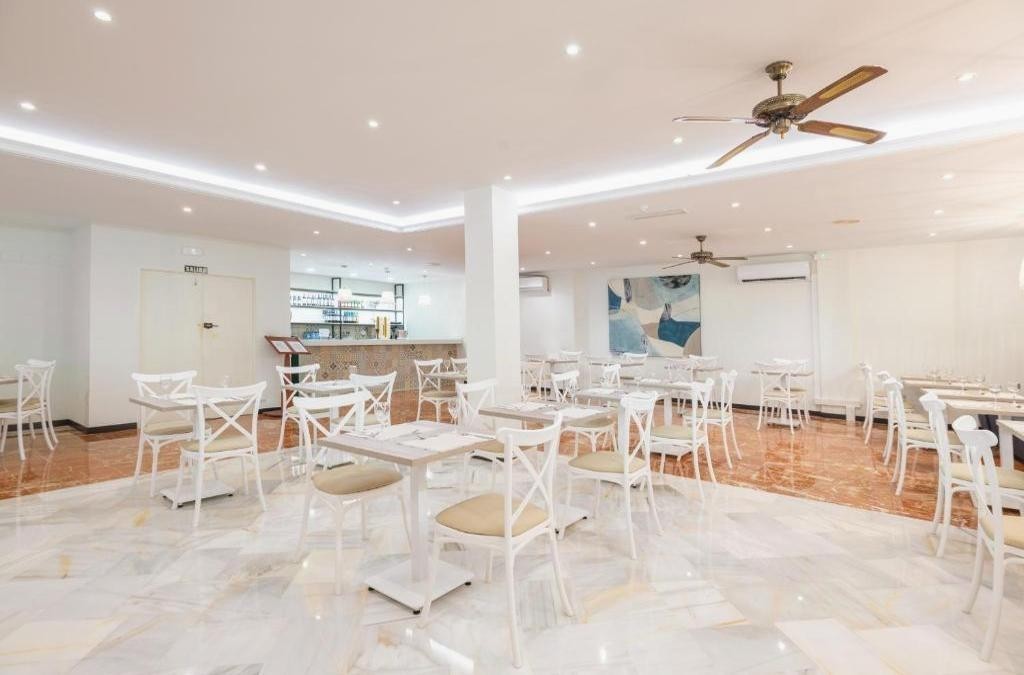 Costa del Sol erleben: Wellness und Meer in Nerja - Hotel Nerja Club by Dorobe