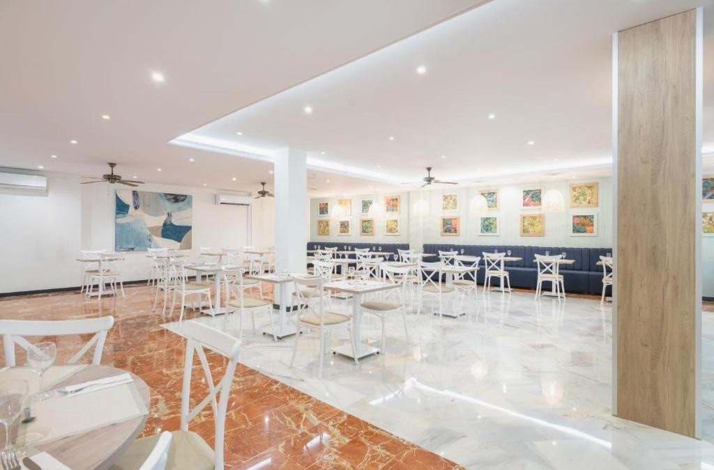 Costa del Sol erleben: Wellness und Meer in Nerja - Hotel Nerja Club by Dorobe