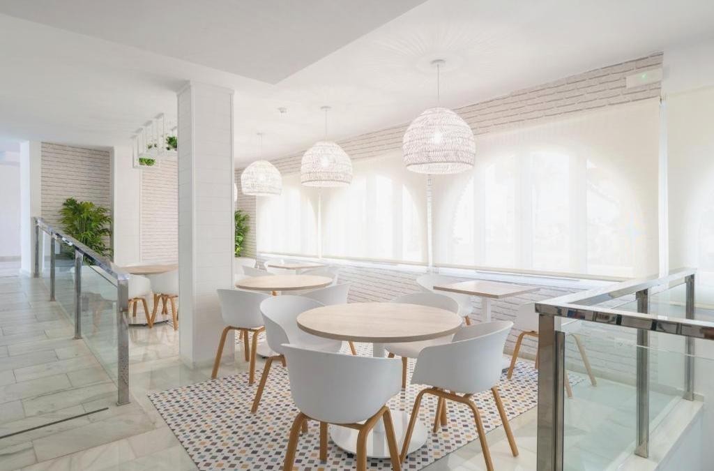 Costa del Sol erleben: Wellness und Meer in Nerja - Hotel Nerja Club by Dorobe