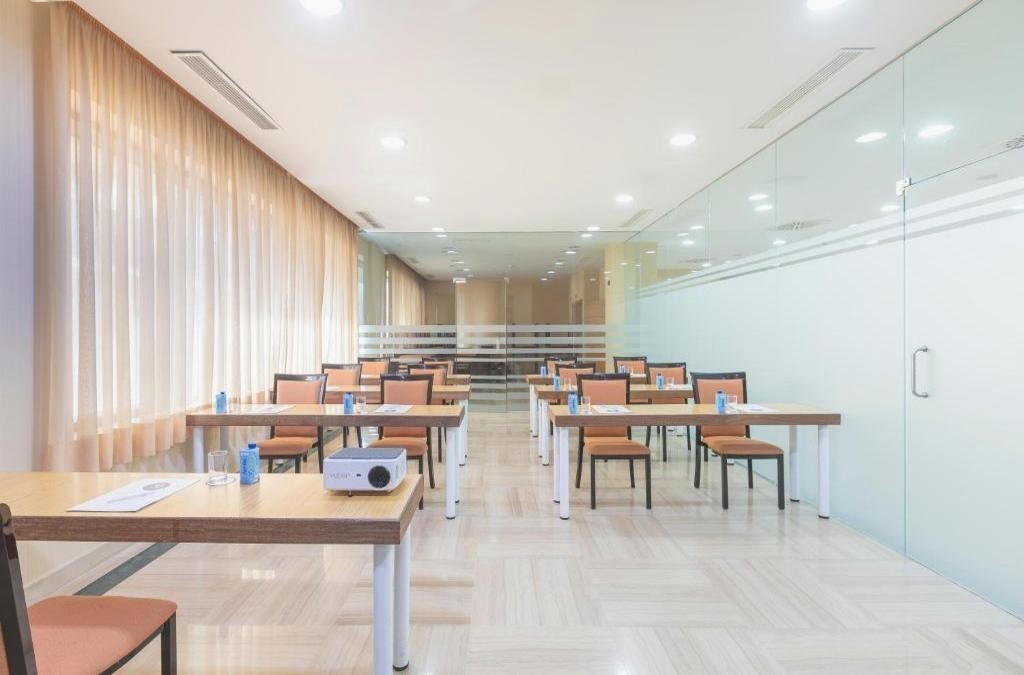 Die Costa del Sol jenseits von Málaga - Hotel BLUESEA Calabahia