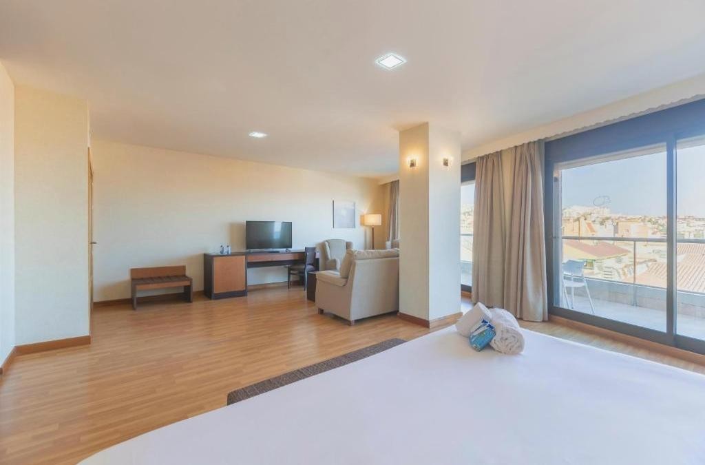Die Costa del Sol jenseits von Málaga - Hotel BLUESEA Calabahia